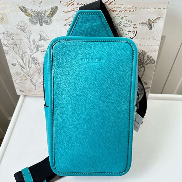 Coach Sullivan Sling Pack In Bright Turquoise Leather Style CP207 - Picture 3 of 16